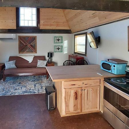 Rustic Hendersonville Farm Studio With Private Deck Eksteriør billede