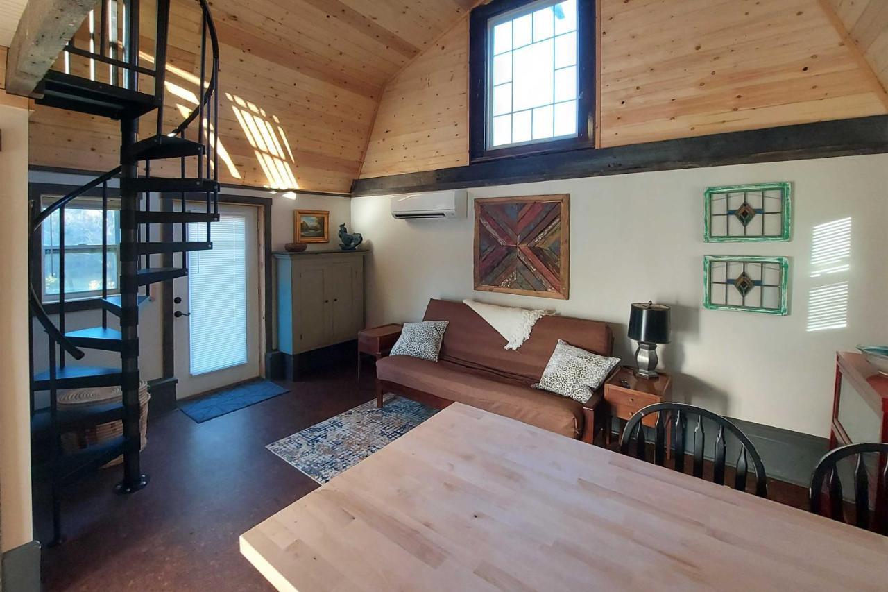 Rustic Hendersonville Farm Studio With Private Deck Eksteriør billede