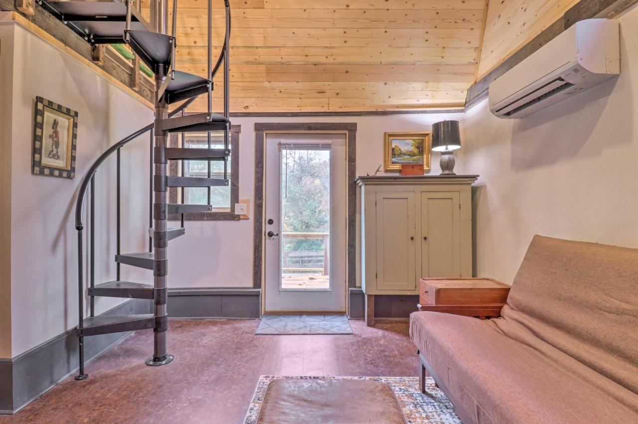 Rustic Hendersonville Farm Studio With Private Deck Eksteriør billede