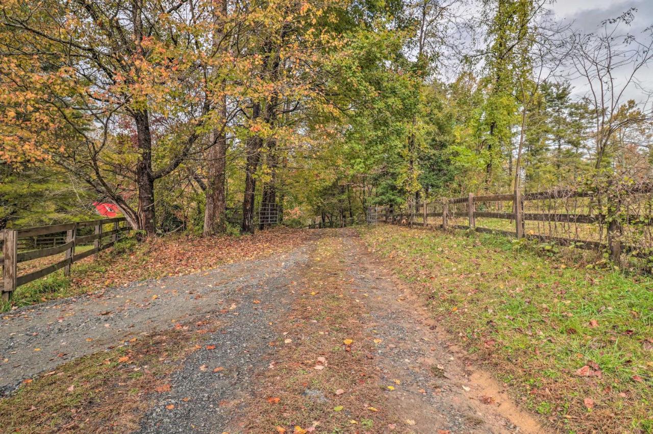 Rustic Hendersonville Farm Studio With Private Deck Eksteriør billede