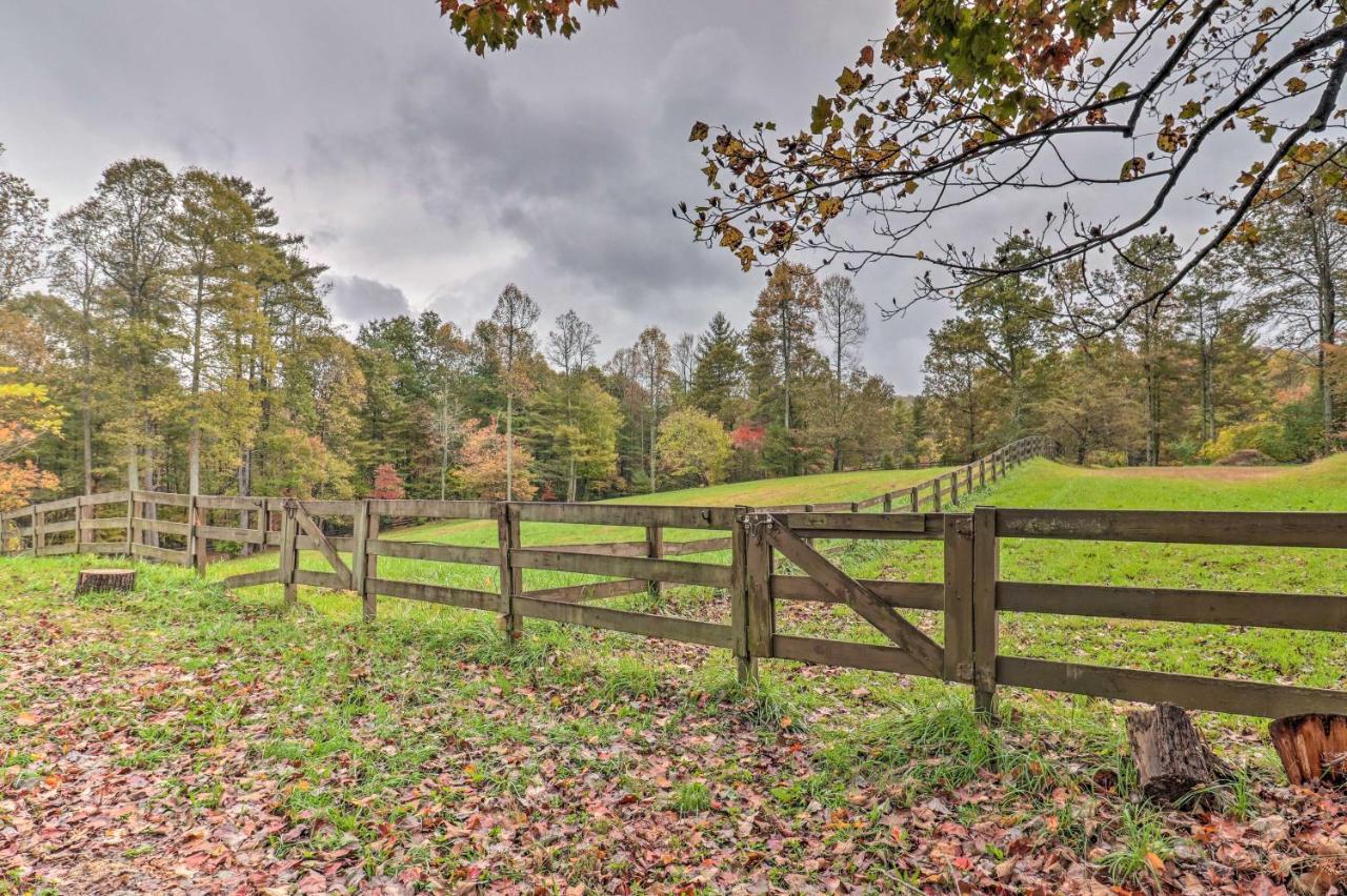 Rustic Hendersonville Farm Studio With Private Deck Eksteriør billede