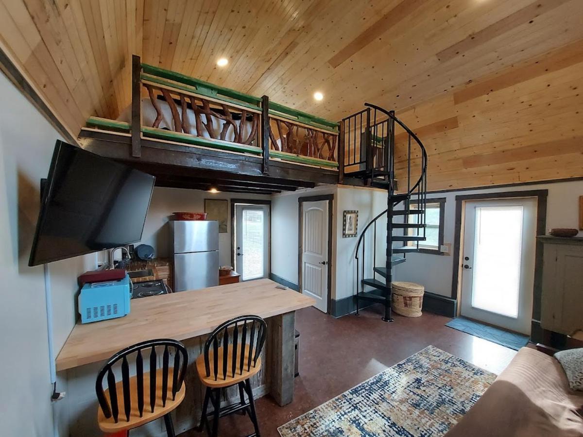 Rustic Hendersonville Farm Studio With Private Deck Eksteriør billede